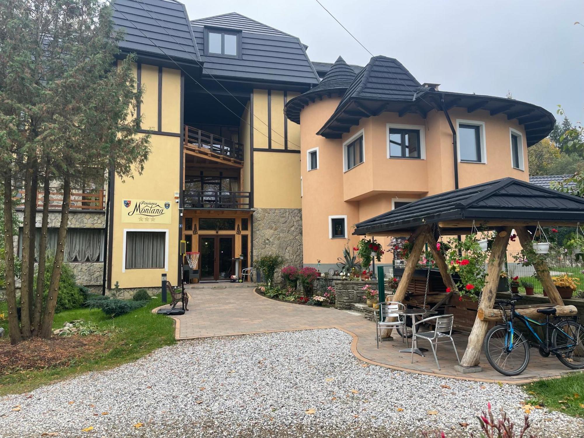 Montana Hotell Sucevita Eksteriør bilde